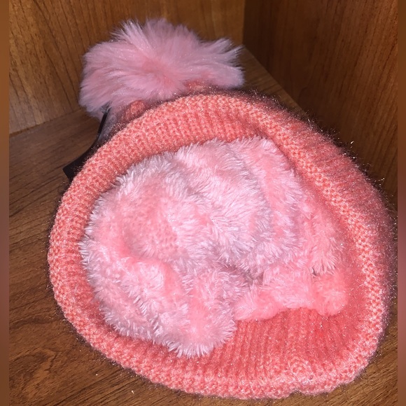 Warm hat - Picture 2 of 2